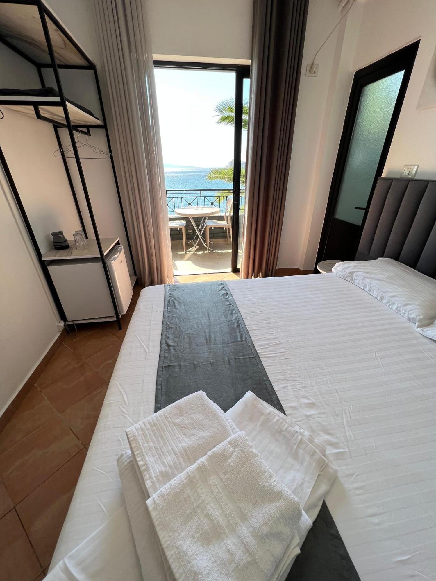Hotel Summer Sarande Exterior photo